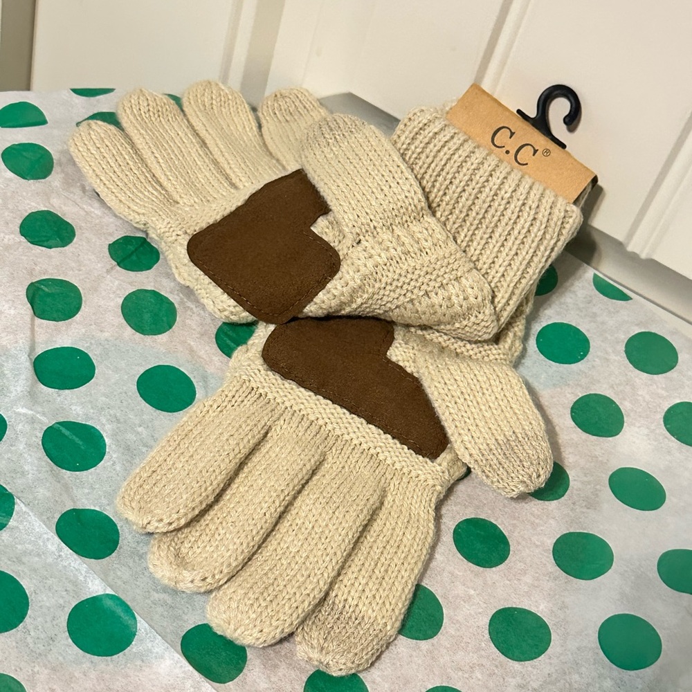 New ladies OS C.C. Taupe cableknit suede palm tech friendly gloves